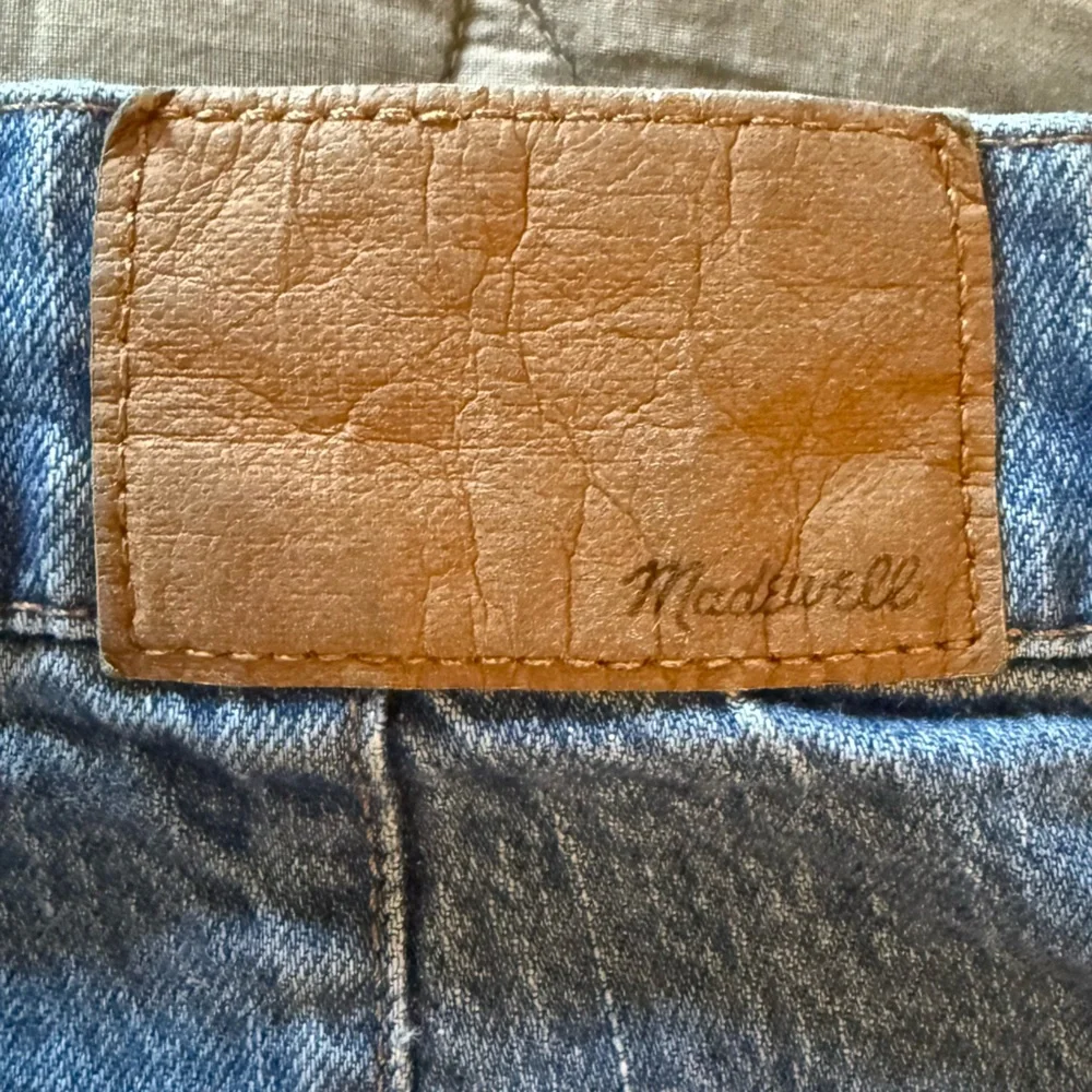 Madewell Women’s Double Knee Patchwork Straight-Leg Jeans in Blue Denim - Picture 4 of 7